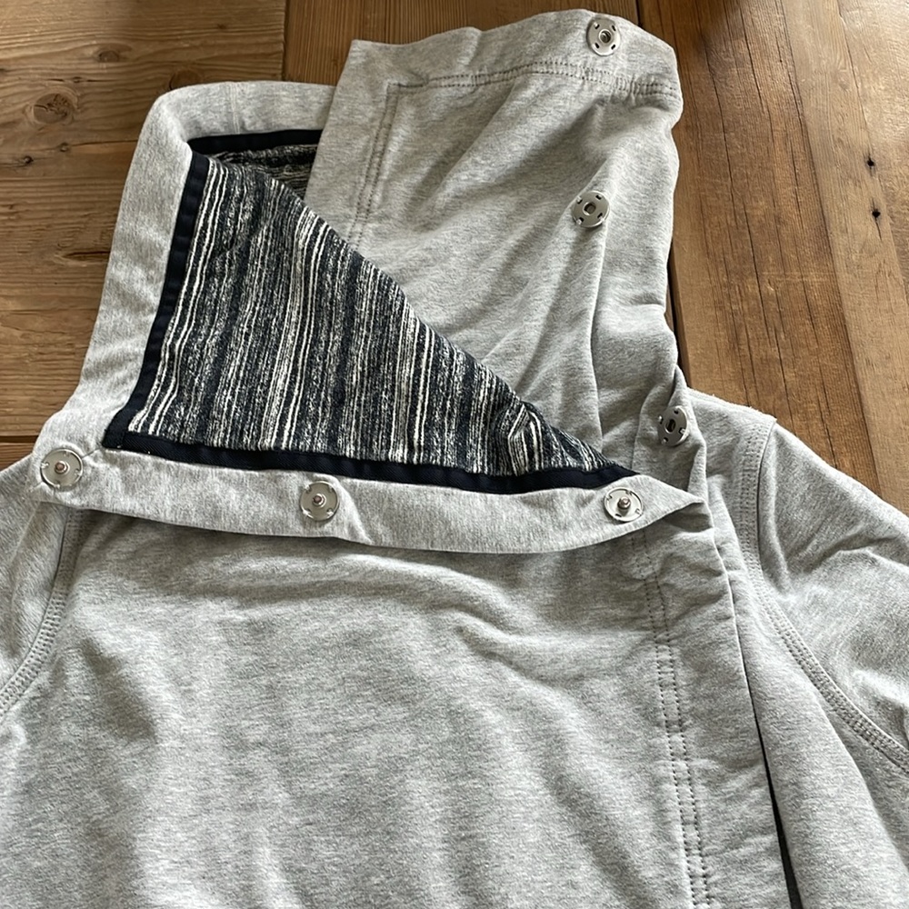 Lululemon Jacket - Picture 5 of 9